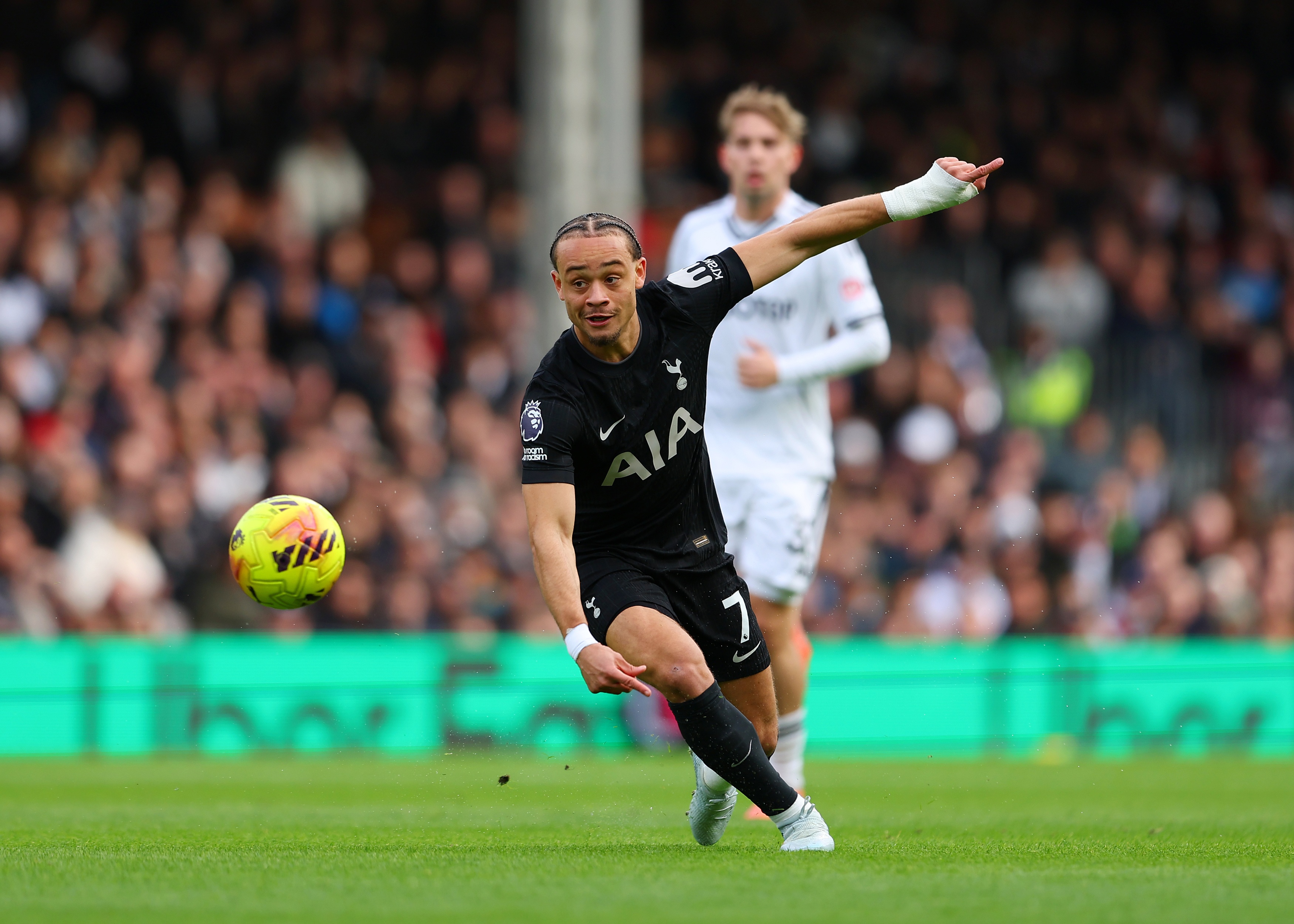 APP下载-6500万欧血亏！热刺签22岁西蒙斯33场2球，28轮29分濒临降级区